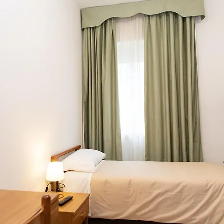 Nazareth Hotel *