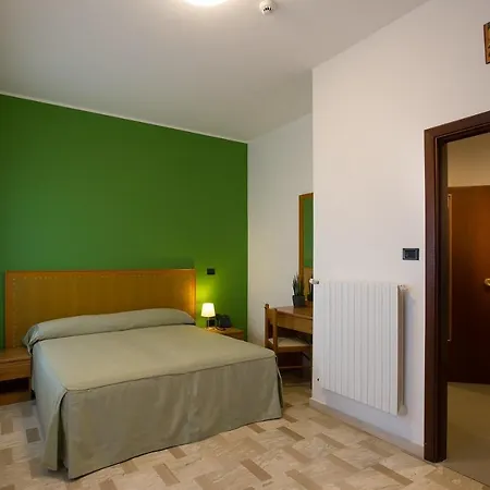 Nazareth Hotel *
