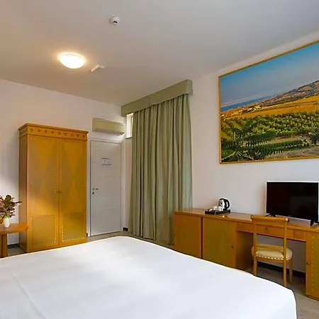 Nazareth Hotel Fermo